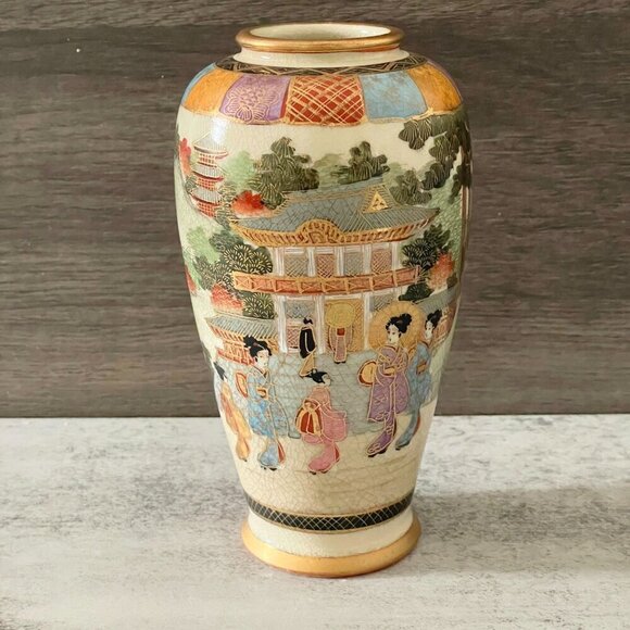 Early 20th C.  Japanese Satsuma Hand-Painted Enamel Multicolor Gilded 6.5" Vase - Picture 1 of 9